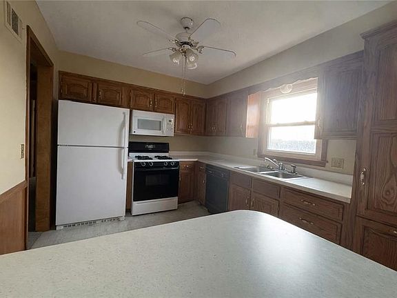 4th image of 3620 S Dodgion Ave