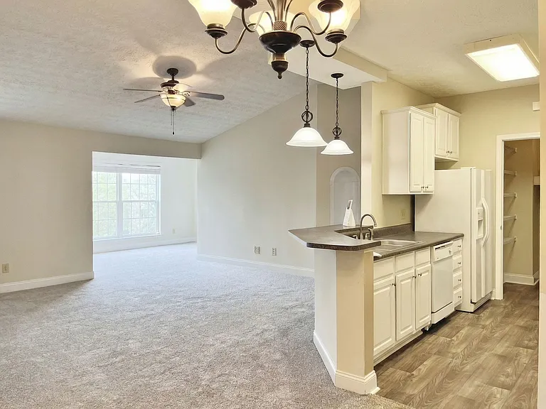 Anthos at Lexington Place — Photo 11