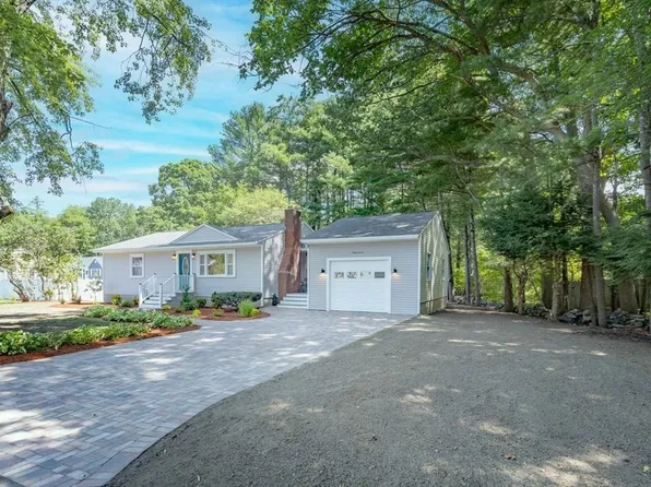 37 Iris Ave, Salem, NH 03079