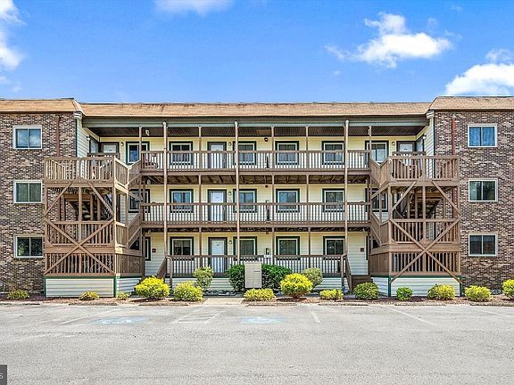 2nd image of 411 146th St #321