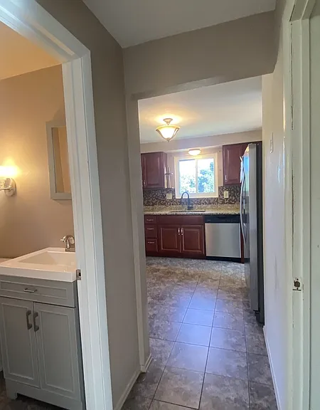 121 Lois Dr — Photo 9