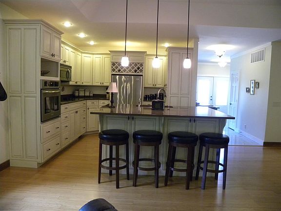 4th image of 1596 S Andrew Cir
