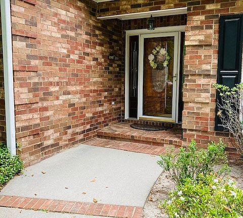 4th image of 3168 Montcastle Dr