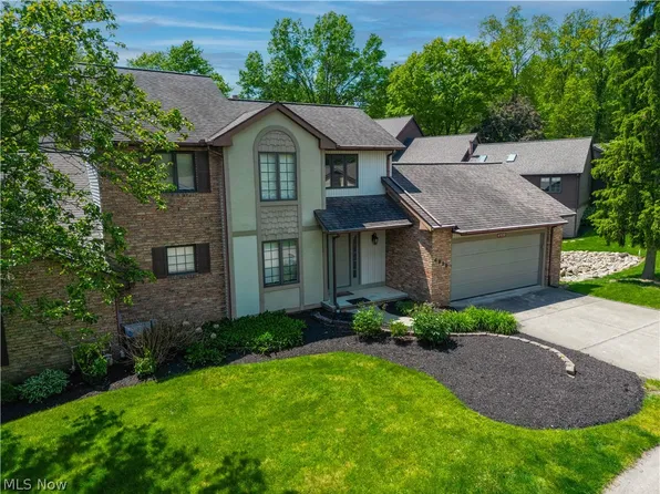 4920 Pond Dr NW, North Canton, OH 44720