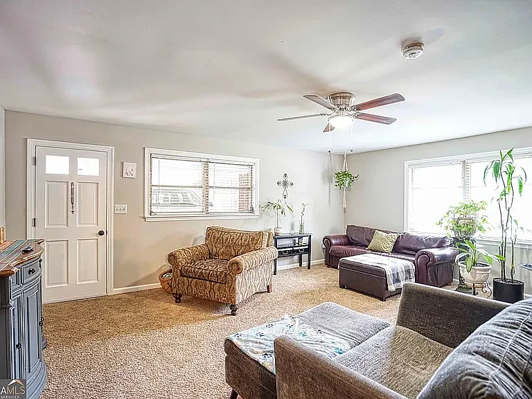 4 bed, 2.5 bath, 1966 sqft, $2,500 — Photo 4