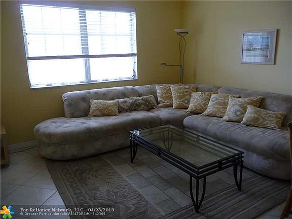 4th image of 1821 NE 62nd St APT 408