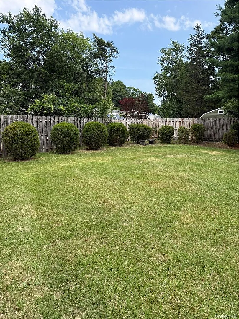3 bed, 2.0 bath, 1562 sqft, $3,200 — Photo 4