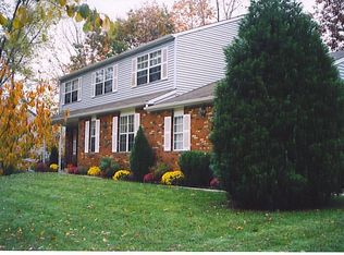 2 Wynmere Dr, Sicklerville, NJ 08081