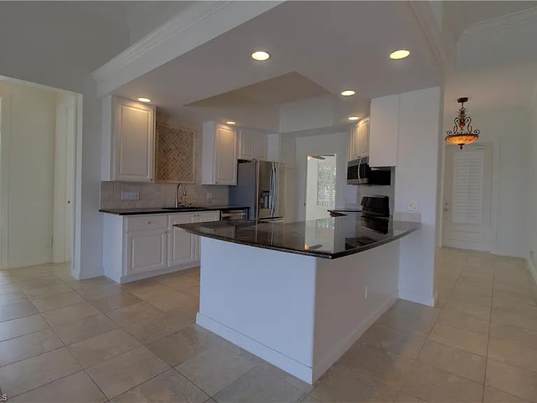 7681 Sicilia Ct — Photo 11