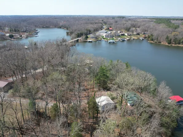 Clifty Heights Dr, Marion, IL 62959