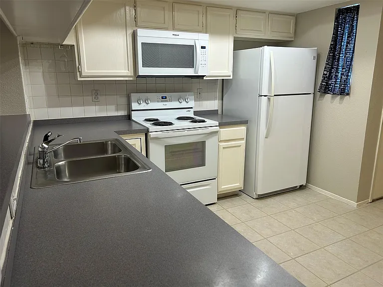 14911 Wunderlich Dr #412 — Photo 8