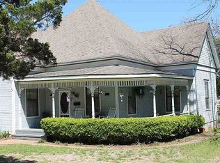 422 S Harrison St, Mc Gregor, TX 76657