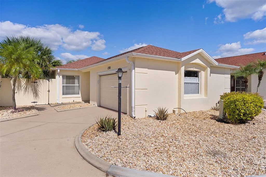 2 bed, 2.0 bath, 1214 sqft, $3,000 — Photo 2