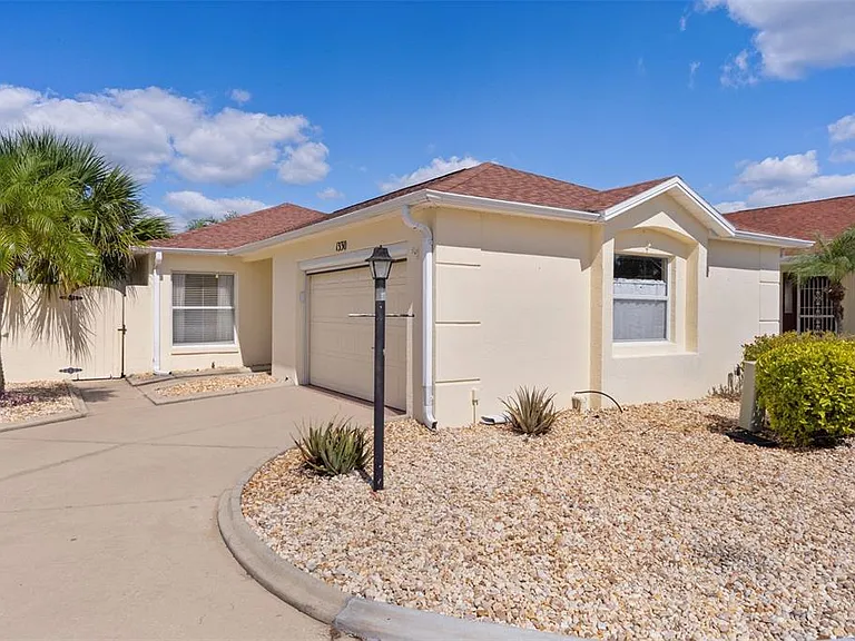1330 Lajolla Cir — Photo 2