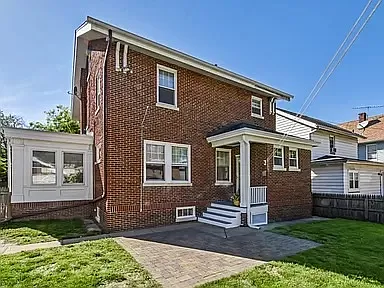 80 Montrose St — Photo 2