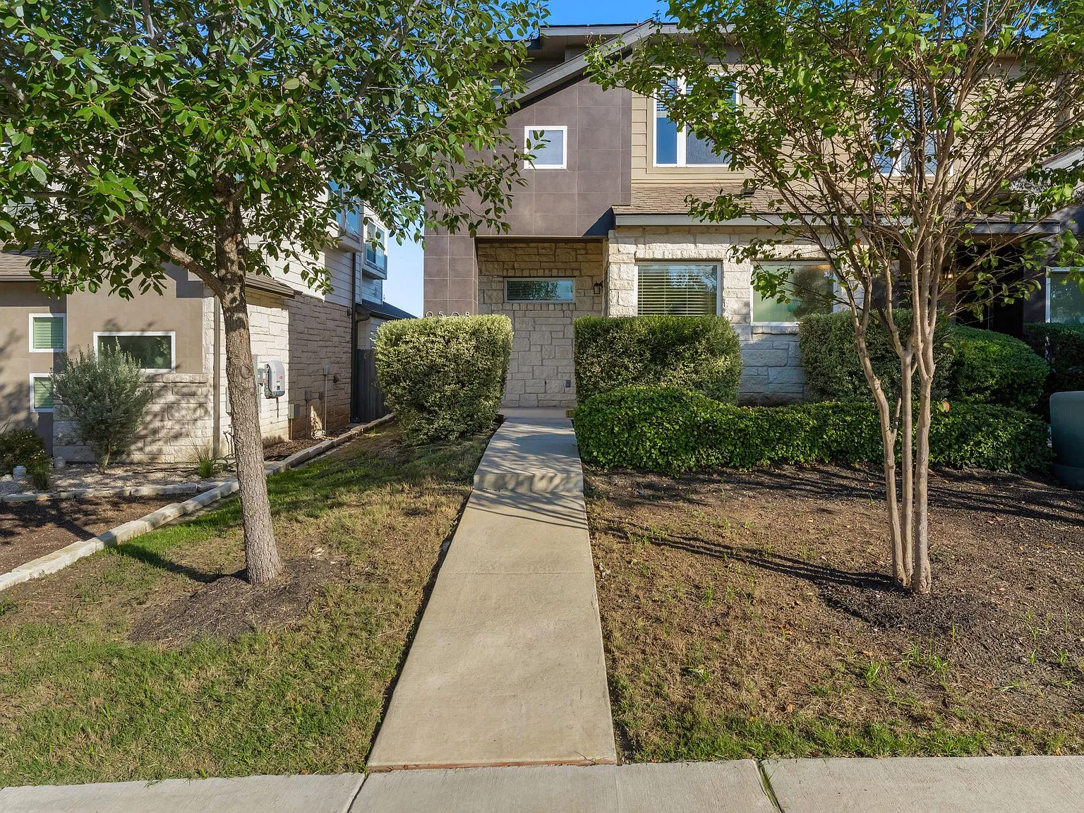3 bed, 2.5 bath, 1449 sqft, $1,975 — Photo 1