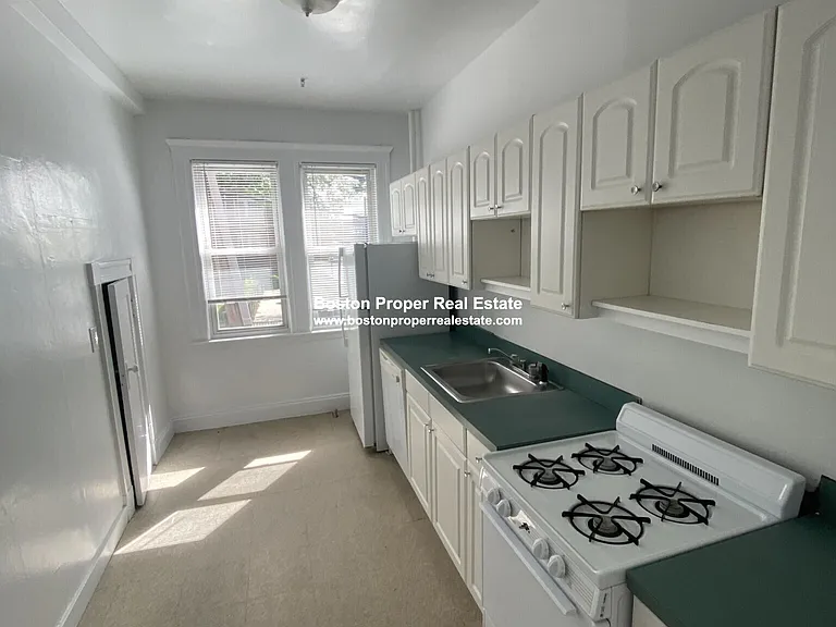 19 Melvin Ave #12 — Photo 4