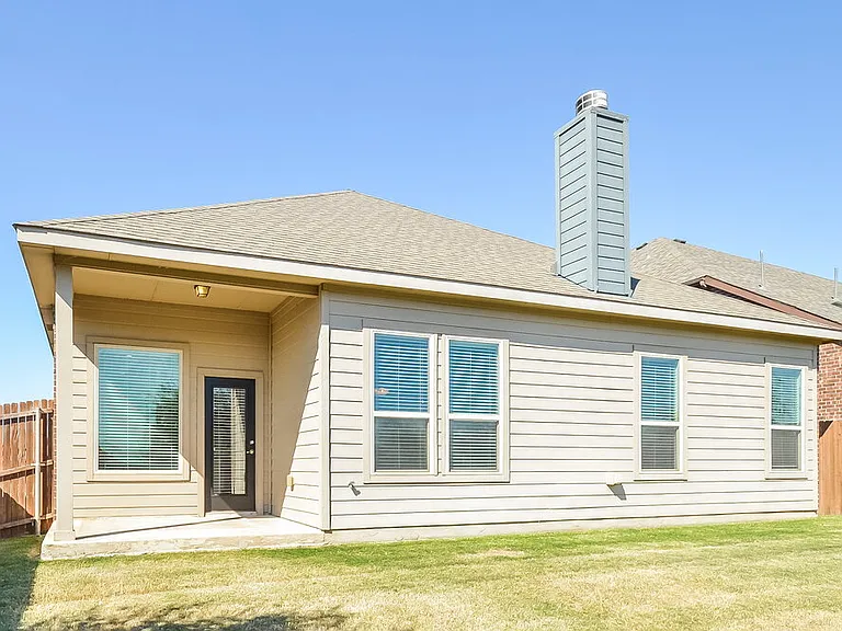 1805 Lake Pine Dr — Photo 15