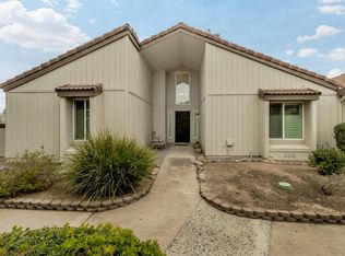 1930 Cougar Ln, Clovis, CA 93611