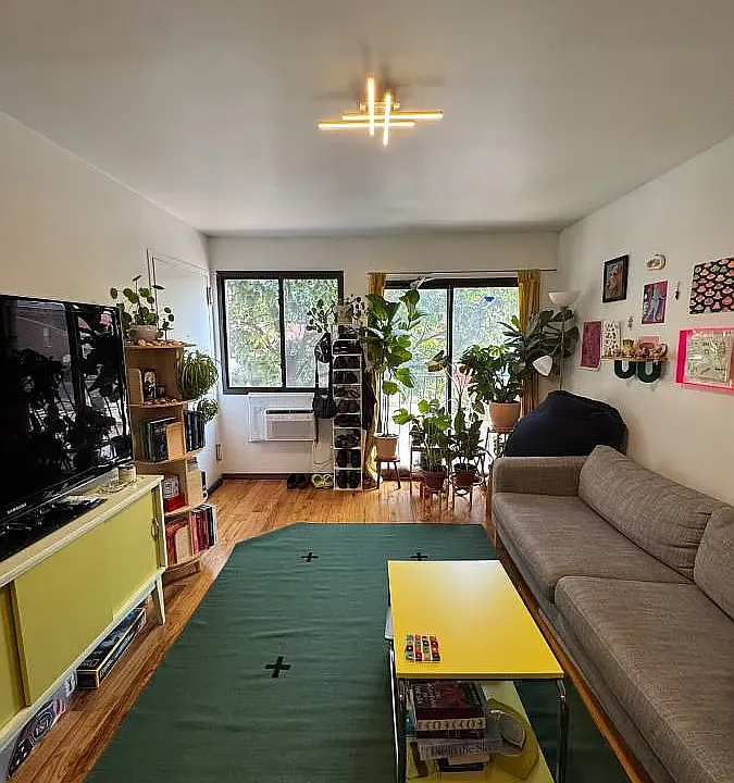 579 Lafayette Ave #2