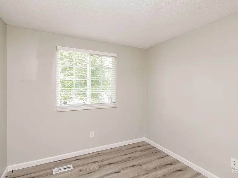 4800 Cheviot Rd — Photo 13