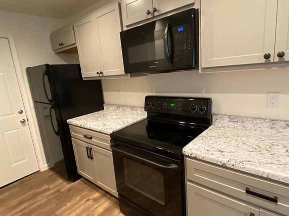5th image of 2129 NE 16th Ter