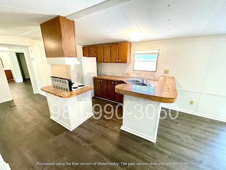345 Imperial Dr — Photo 3
