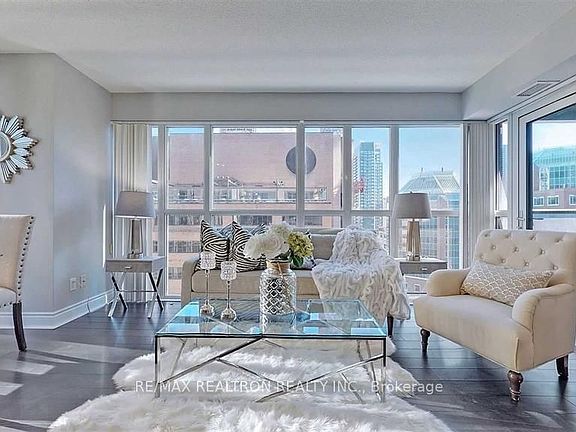 4th image of 28 Ted Rogers Way #1411