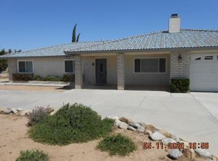 12190 Mission St, Oak Hills, CA 92344