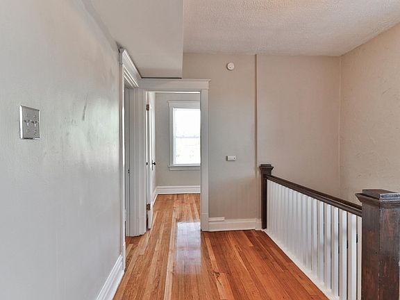 4th image of 1040 Childress Ave #A