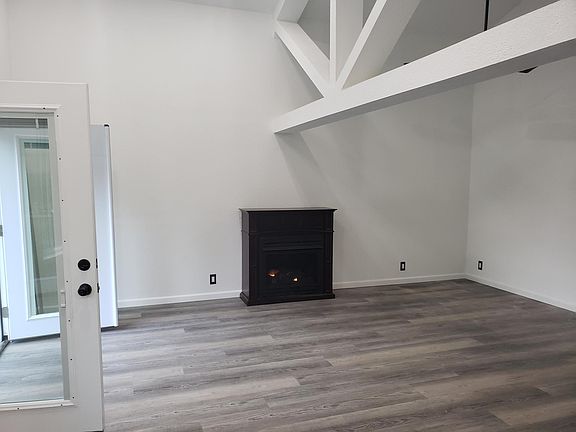 2nd image of 8916 226th St SE