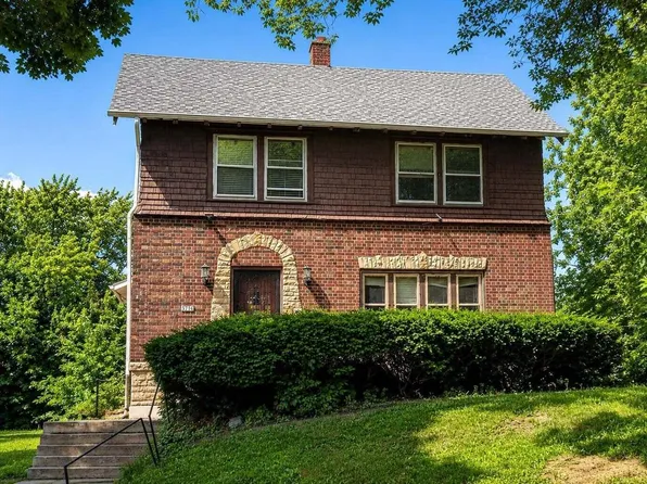 3716 W Sarnow STREET, Milwaukee, WI 53206