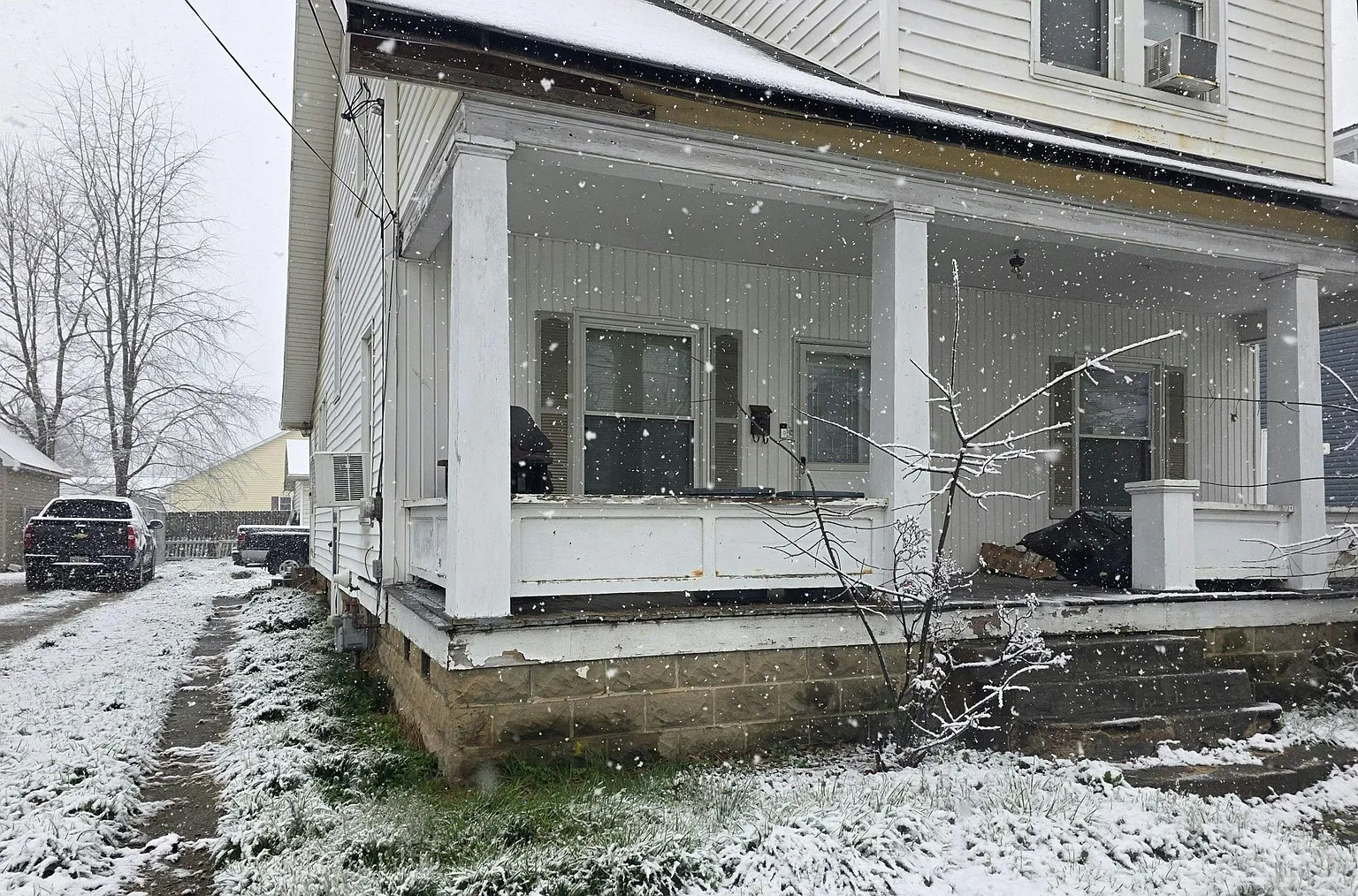 408 Park Ave photo 1