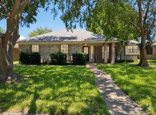2401 Cortland Cir, Rowlett, TX 75088