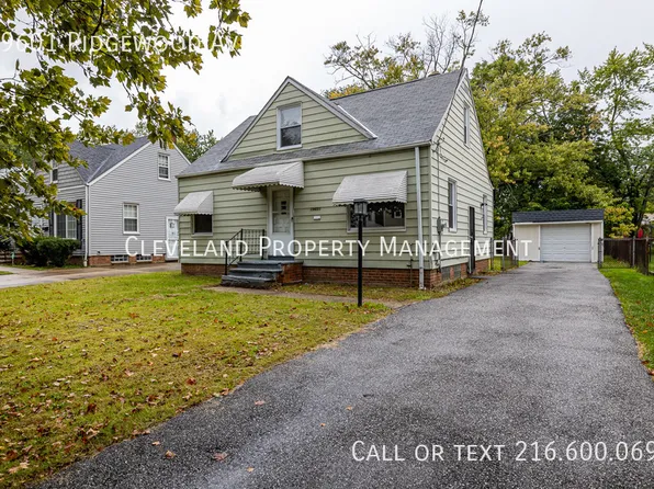 19601 Ridgewood Ave, Warrensville Heights, OH 44122