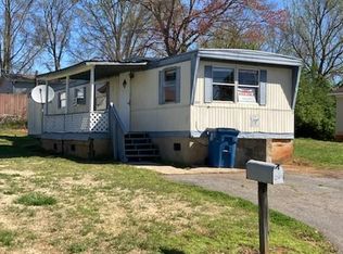 2501 Meadows Park Ln, Granite Falls, NC 28630