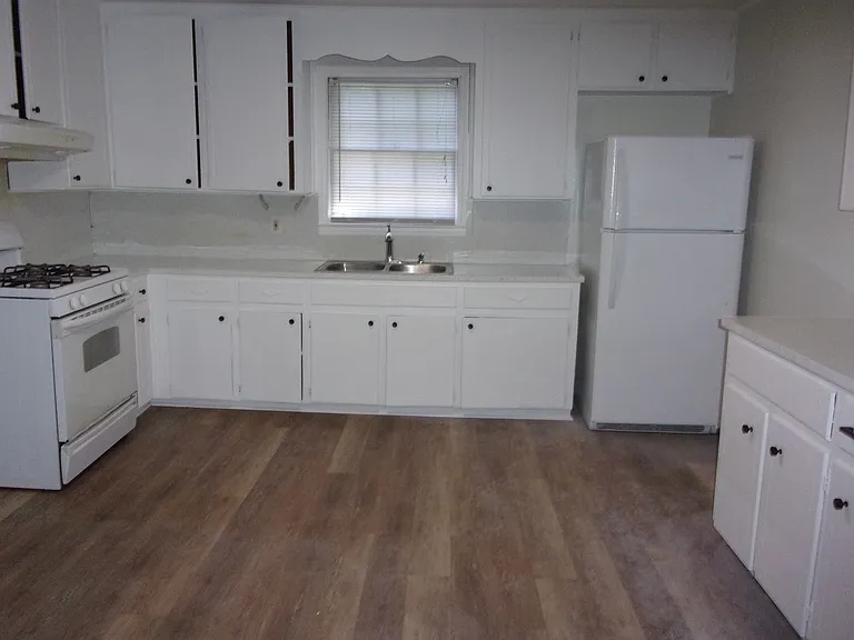 202 Shurley St — Photo 6