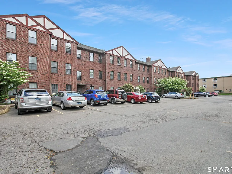 47 Highland St #214 — Photo 8