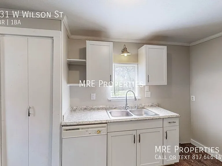 531 W Wilson St — Photo 11