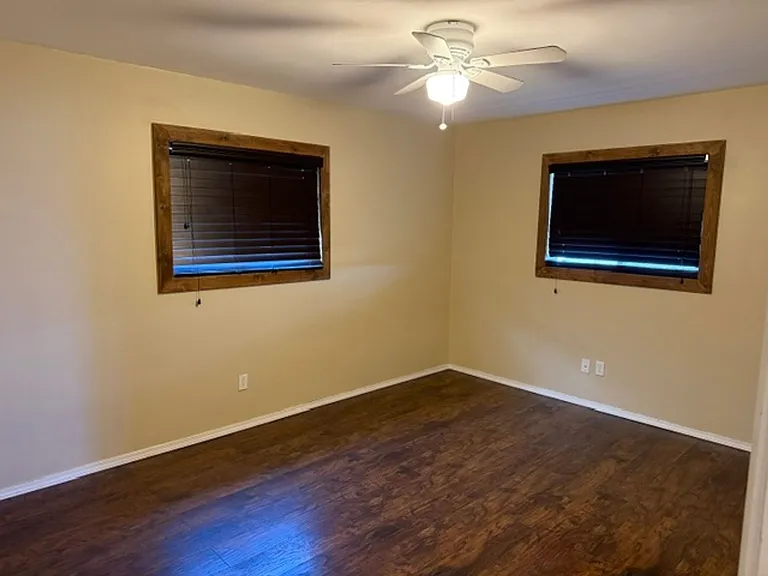 2913 N Mann Dr — Photo 3