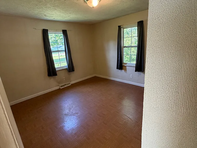 512 Rosemary Rd — Photo 6