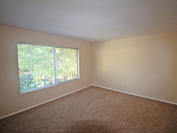 4th image of 489 Serento Cir
