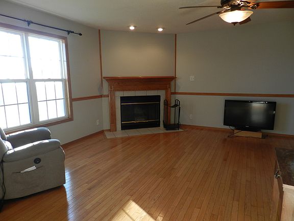4th image of 510 Sandburg Dr
