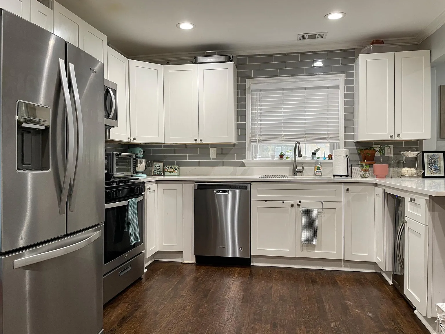 3 bed, 1230 sqft, $2,400 — Photo 4