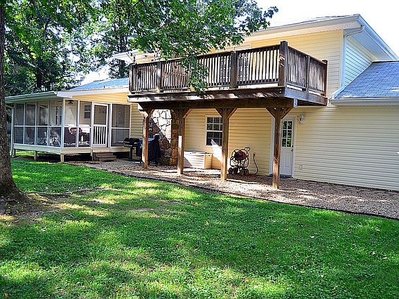 3rd image of 9401 Berkshire Cir