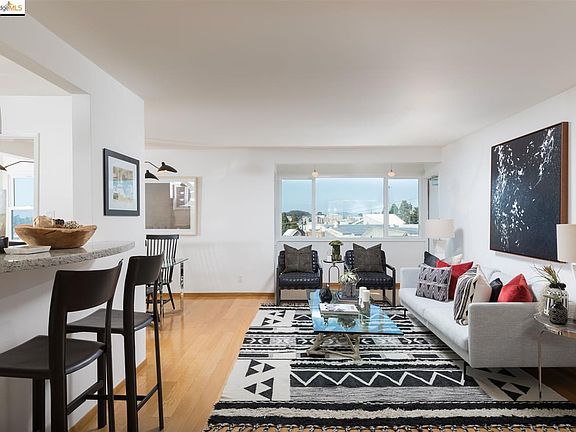 3rd image of 310 Stanyan St APT 302