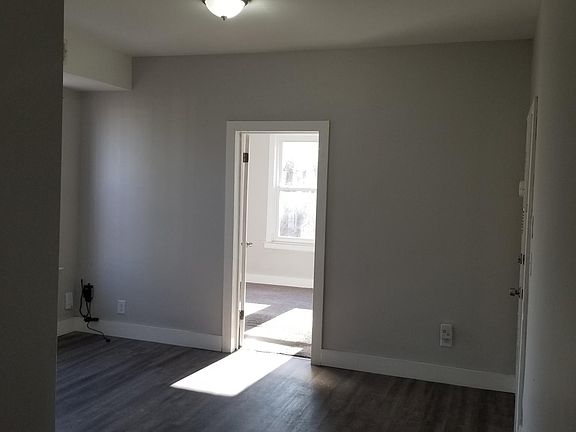 3rd image of 1 Underwood St #1R