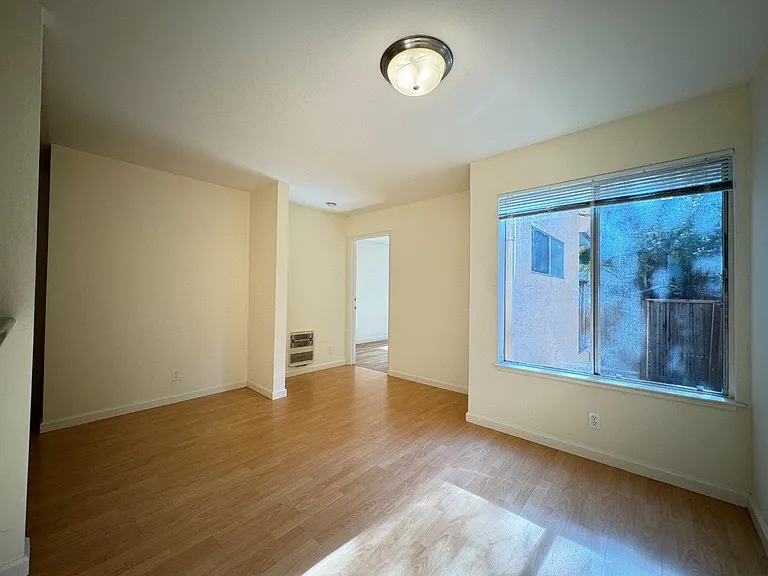 1555 Oxford Street — Photo 22
