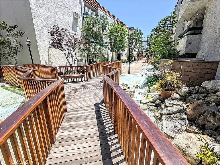 360 S Euclid Ave #327 — Photo 16