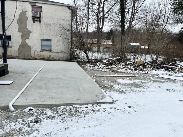 210 N Walnut St, Logan, OH 43138